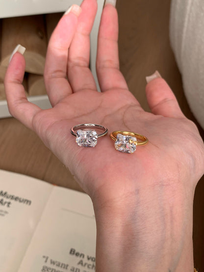 Hello Kitty x Nestura Zirconia Ring